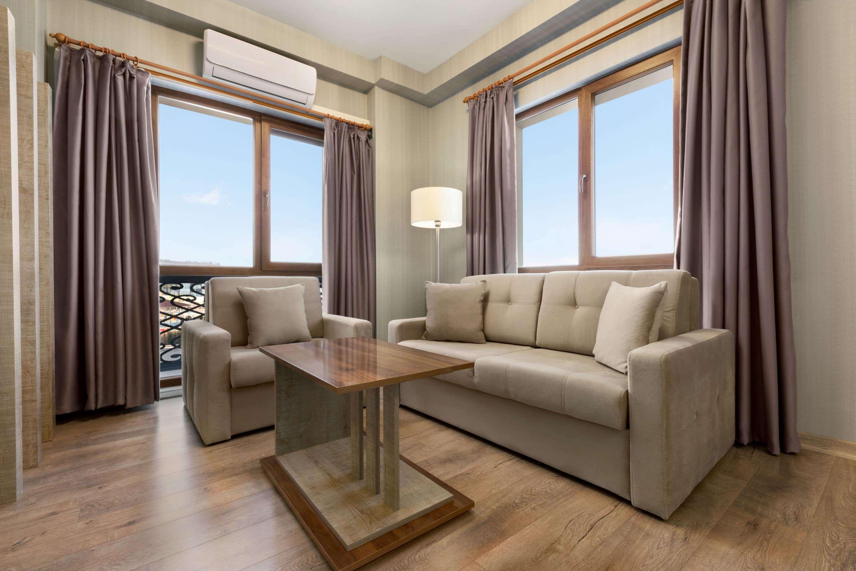 Ramada By Wyndham Van Extérieur photo